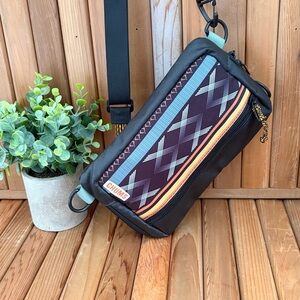 CHUMS crossbody utility bag | festival pouch | gorpcore outdoors | belt bag